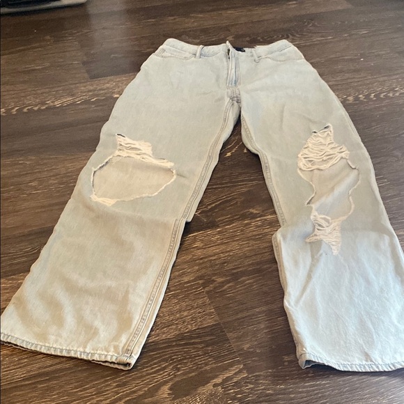 Hollister Distressed Light Blue Jeans women’s junior size waist 26 length 31 - Picture 1 of 3